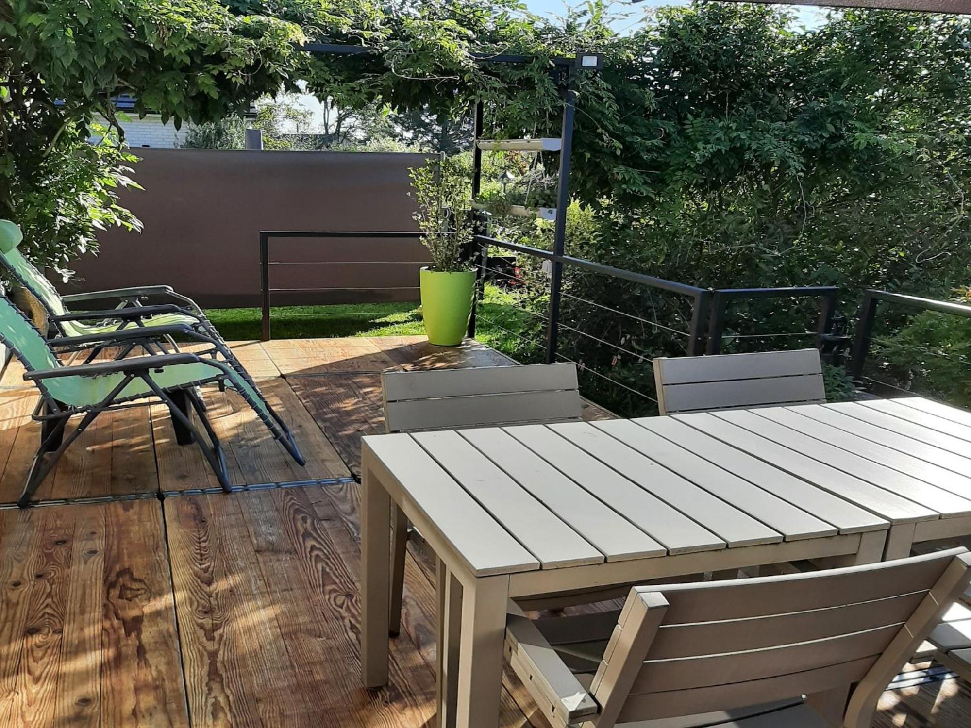 In With Terrace Garden Barbecue